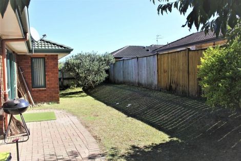 Photo of property in 5 Sandwick Drive, Weymouth, Auckland, 2103