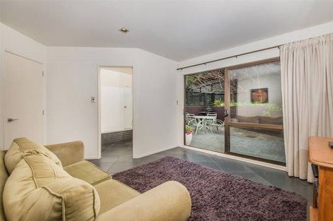 Photo of property in 2/4 Prospect Terrace, Milford, Auckland, 0620