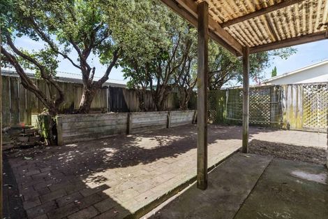 Photo of property in 12 Laureston Avenue, Papatoetoe, Auckland, 2025