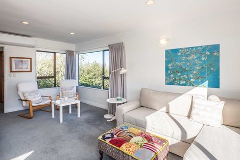 Photo of property in 55 Thatcher Crescent, Crofton Downs, Wellington, 6035