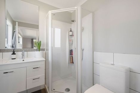 Photo of property in 900b Whangaparaoa Road, Manly, Whangaparaoa, 0930