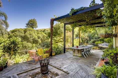 Photo of property in 1 Lawrence Road, Hospital Hill, Napier, 4110