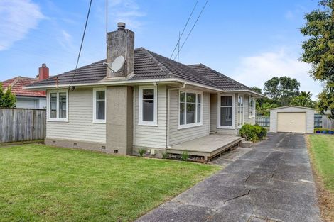 Photo of property in 73 Roberts Road, Te Atatu South, Auckland, 0610