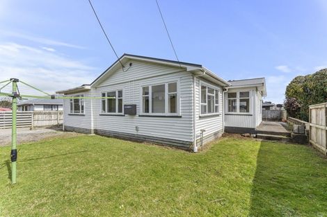Photo of property in 44 Egmont Road, Waiwhakaiho, New Plymouth, 4312
