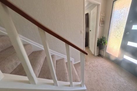Photo of property in 35 Waitawa Place, Lynmore, Rotorua, 3010