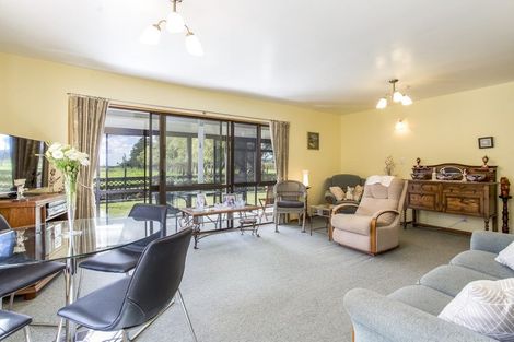 Photo of property in 11 Pengelly Place, Parakai, 0830