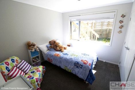 Photo of property in 16a Holiday Road, Stanmore Bay, Whangaparaoa, 0932