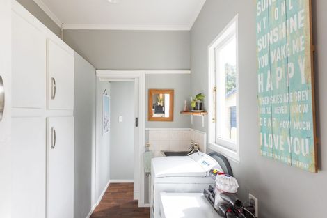 Photo of property in 15 Kingswood Street, Takaro, Palmerston North, 4412