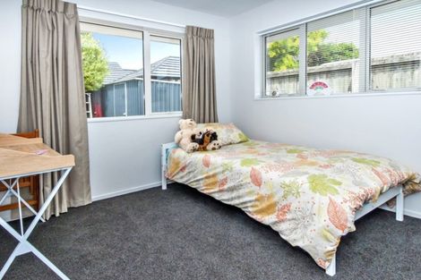 Photo of property in 11 Courtfield Close, Parklands, Christchurch, 8083