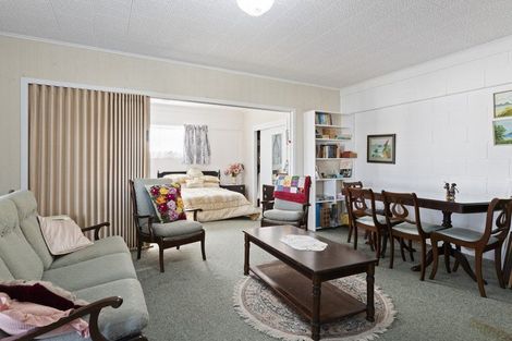 Photo of property in 96 Cardiff Road, Pakuranga, Auckland, 2010