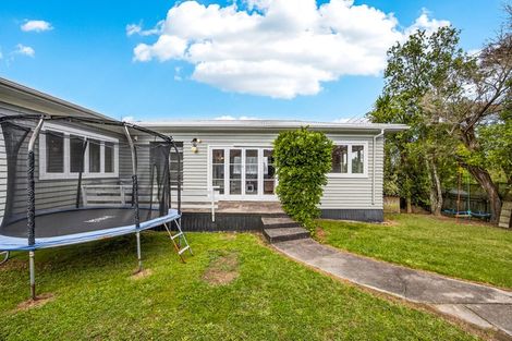 Photo of property in 36 Pine Avenue, Henderson, Auckland, 0612