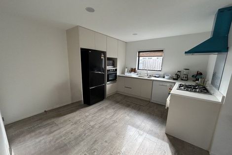 Photo of property in 16b Romney Place, Manurewa, Auckland, 2102