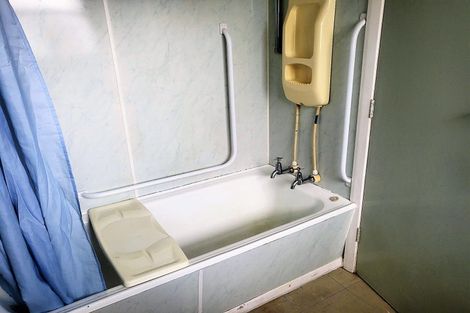 Photo of property in 1/25 Queen Street, Dannevirke, 4930