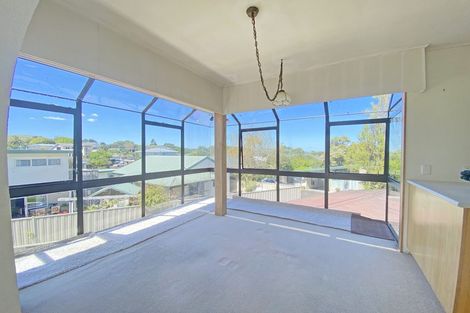 Photo of property in 24 Anarahi Place, Mangere Bridge, Auckland, 2022