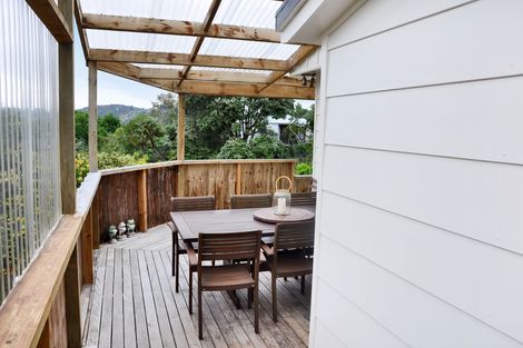 Photo of property in 8 Hillside Crescent, Leigh, 0985