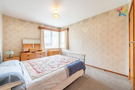 Photo of property in 5 Rawhiti Street, Stokes Valley, Lower Hutt, 5019