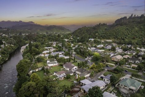 Photo of property in 17 Black Beech Street, Birchville, Upper Hutt, 5018