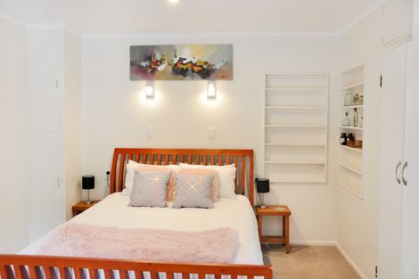 Photo of property in 8 Hillside Crescent, Leigh, 0985