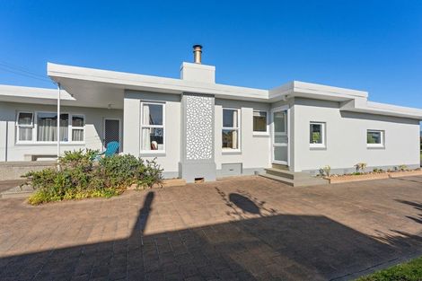 Photo of property in 5 Toi Street, Otaki Beach, Otaki, 5512