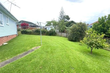 Photo of property in 11 Robyn Place, Mangere East, Auckland, 2024