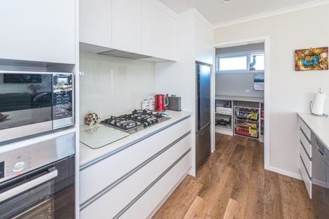 Photo of property in 37 Golf Vue Place, Castlecliff, Whanganui, 4501