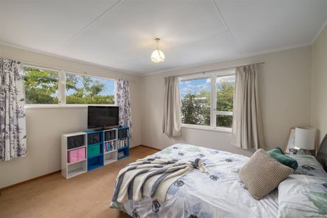 Photo of property in 12 Denniston Crescent, Redwood, Christchurch, 8051
