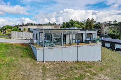 Photo of property in 9 Waterview Place, Haruru, 0204