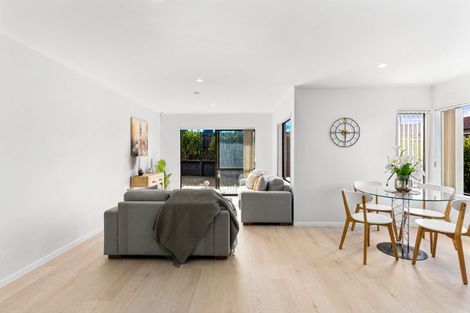 Photo of property in 9 Eloise Place, Clendon Park, Auckland, 2103