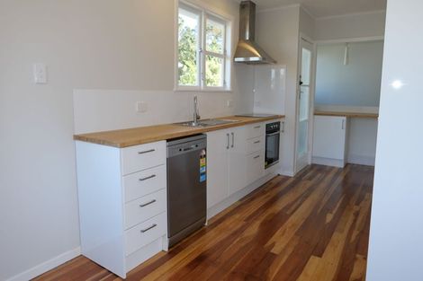 Photo of property in 132 Broderick Road, Johnsonville, Wellington, 6037