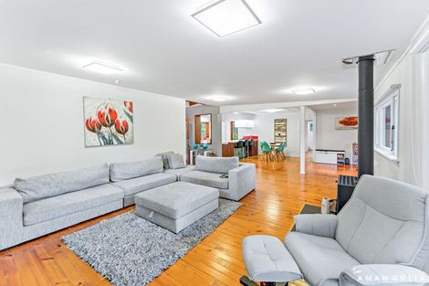 Photo of property in 78 Waima Crescent, Titirangi, Auckland, 0604