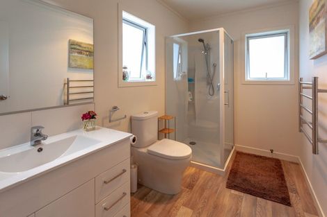 Photo of property in 107 Riverview Road, Whangamata, 3620