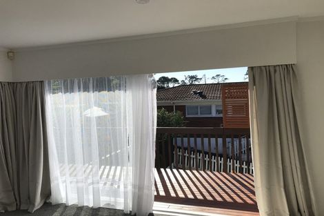 Photo of property in 2/16 Windermere Crescent, Blockhouse Bay, Auckland, 0600
