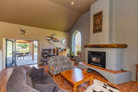 Photo of property in 100 Waihou Road, Levin, 5571