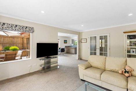 Photo of property in 8 Leanne Way, Waikanae Beach, Waikanae, 5036