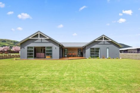Photo of property in 48 Montgomery Crescent, Kinloch, Taupo, 3377