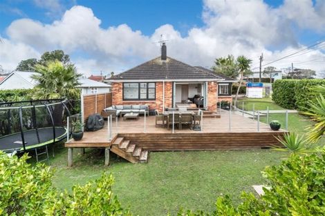 Photo of property in 2 Leander Road, Bayswater, Auckland, 0622