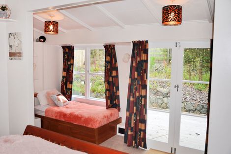 Photo of property in 8 Hillside Crescent, Leigh, 0985