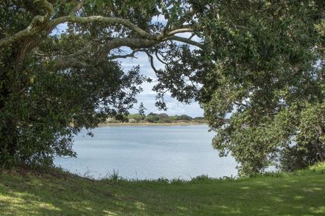 Photo of property in 10 Roretana Drive, Athenree, Katikati, 3177