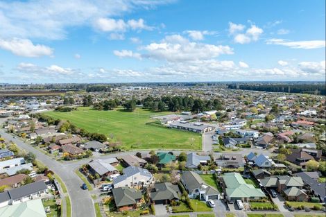 Photo of property in 39 Broadhaven Avenue, Parklands, Christchurch, 8083