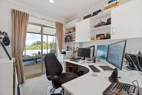 Photo of property in 9 River Road, Te Atatu Peninsula, Auckland, 0610