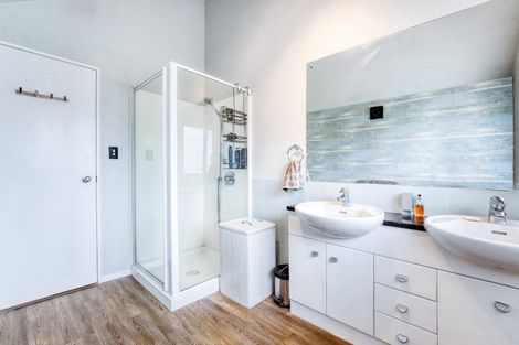 Photo of property in 35a Picasso Drive, West Harbour, Auckland, 0618