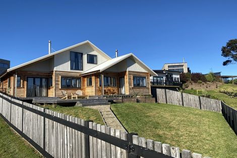 Photo of property in 10 Pekapeka Street, Raglan, 3225