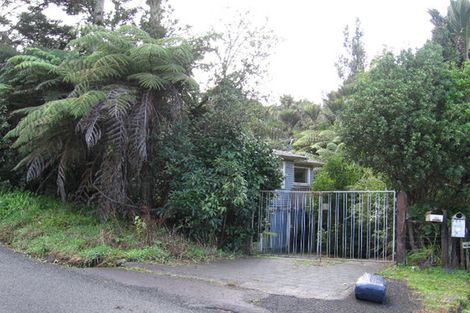 Photo of property in 42 Waima Crescent, Titirangi, Auckland, 0604
