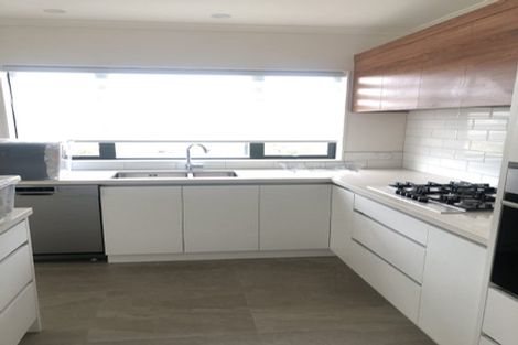 Photo of property in 10 Carthey Road, Wainui, 0932