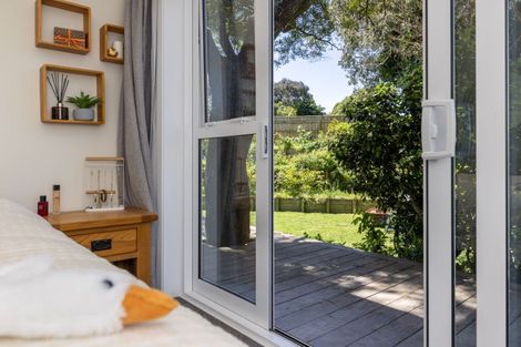 Photo of property in 35 Tennis Court Road, Raumati South, Paraparaumu, 5032