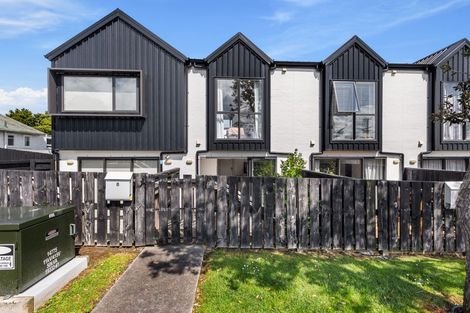 Photo of property in 8/36 Kaipatiki Road, Glenfield, Auckland, 0629