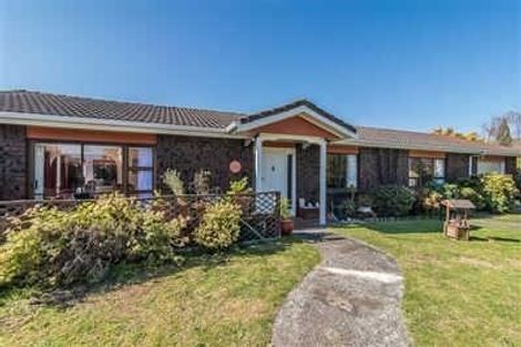 Photo of property in 72 Aorangi Road, Paraparaumu, 5032