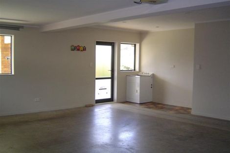 Photo of property in 2/41 Okura River Road, Okura, Albany, 0792