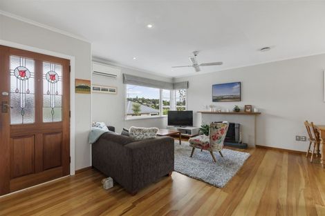 Photo of property in 1/3 Ellice Road, Totara Vale, Auckland, 0629