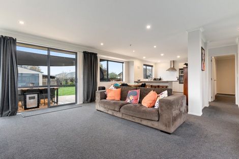 Photo of property in 3 Stanwood Grove, Darfield, 7510